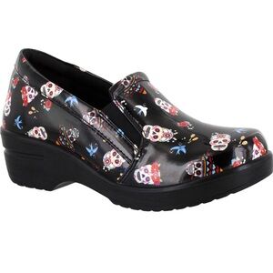 New Easy works by easy street clogs